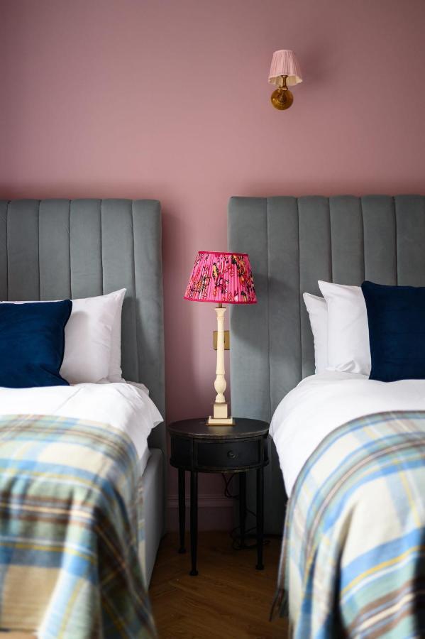 City Centre First Floor Family Suite Edimburgo Esterno foto